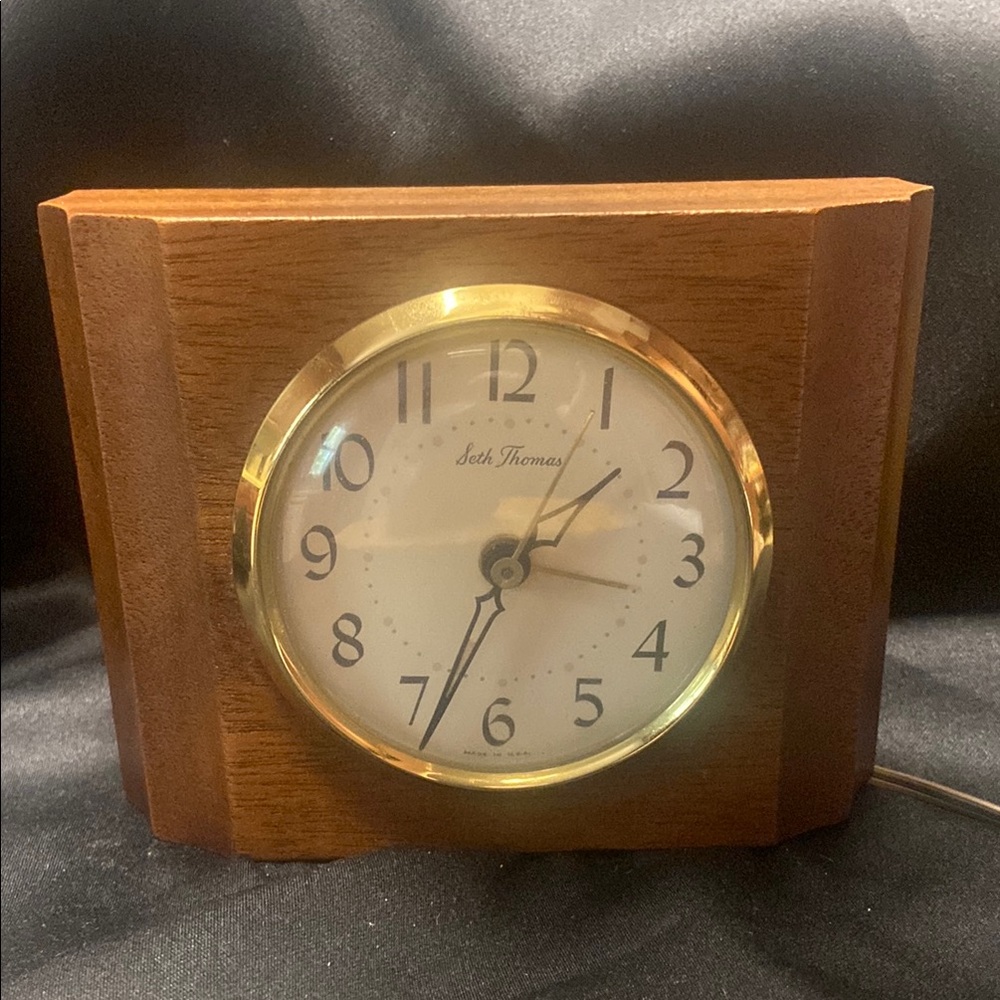 Seth Thomas Solid Mahogany Desk Clock, Working